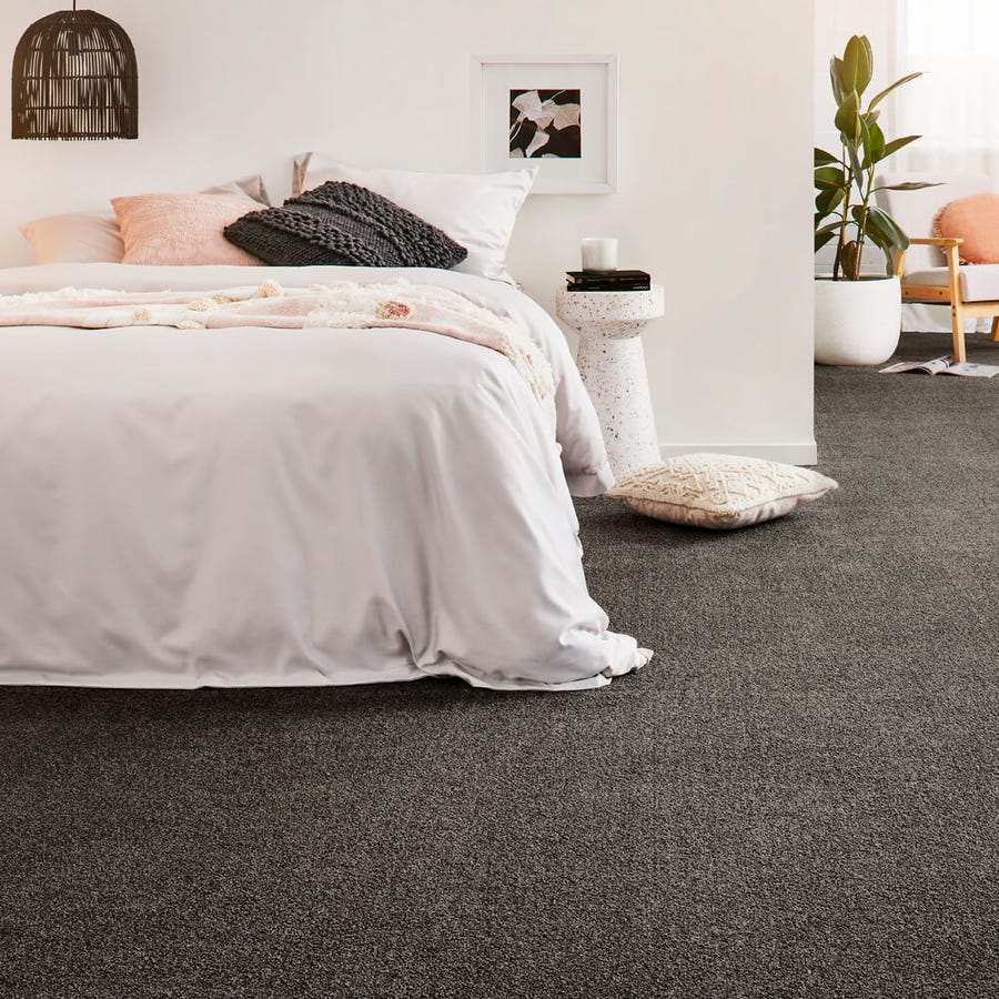Plush carpet installed in a Rosebud bedroom